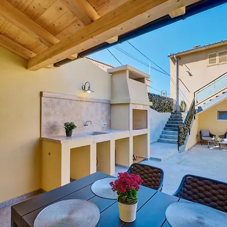 Apartman Regina Mali Losinj Exterior photo