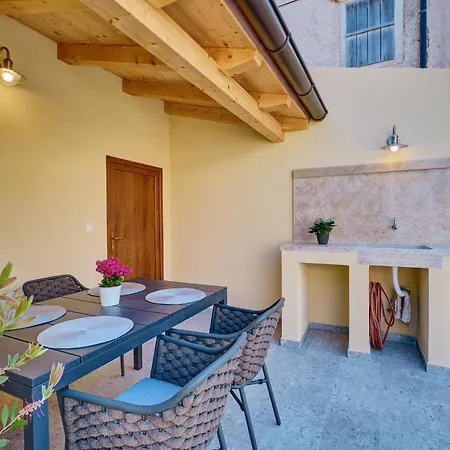 Apartman Regina Mali Losinj Exterior photo