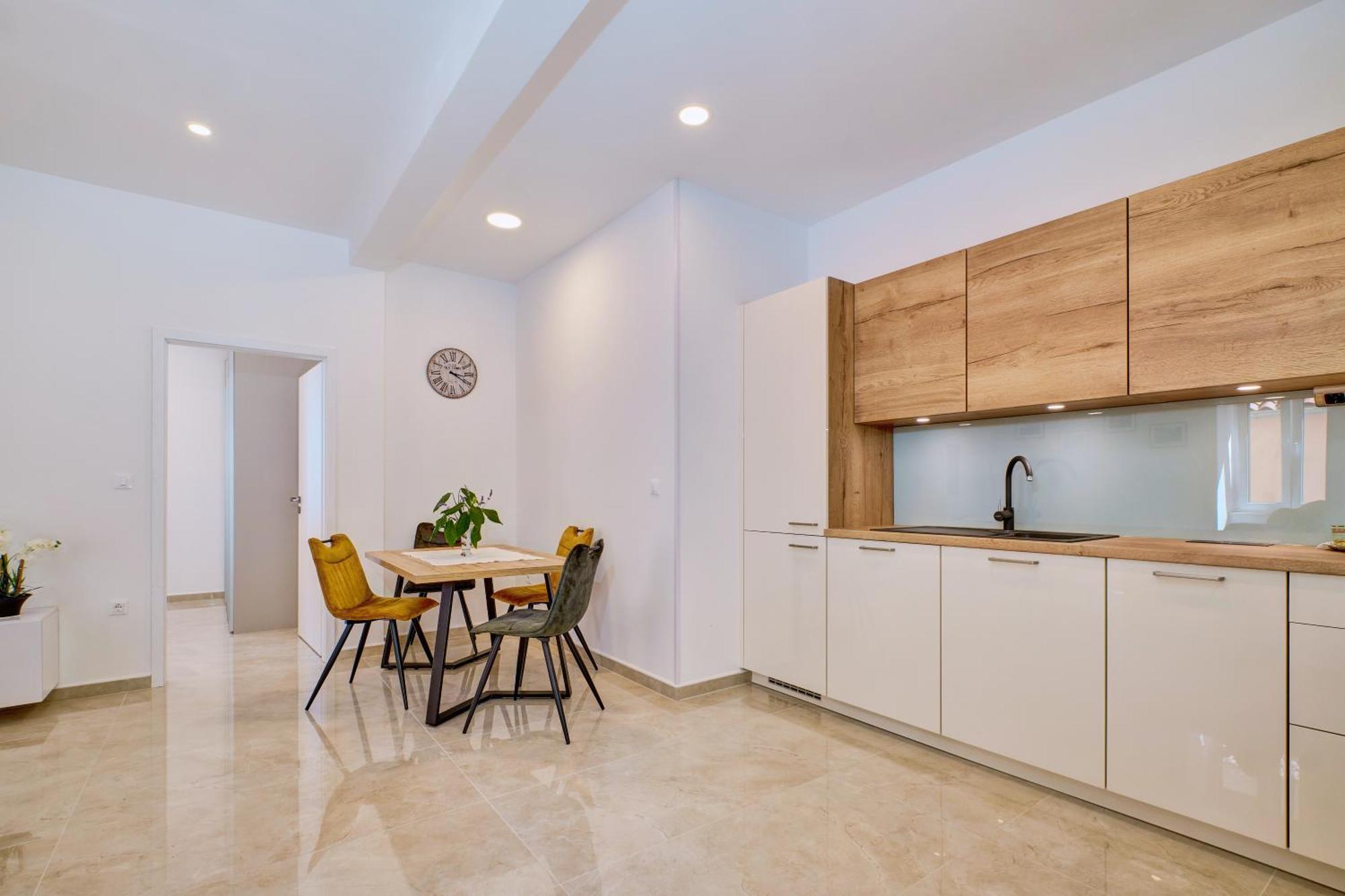 Regina Apartment